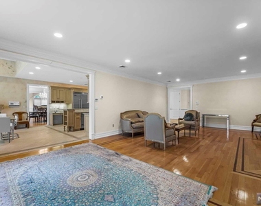 1 Euclid Road - Photo Thumbnail 21