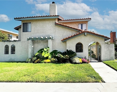 10612 La Reina Avenue - Photo Thumbnail 0