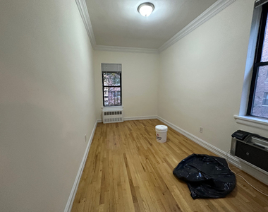 191 East 76th Street - Photo Thumbnail 2