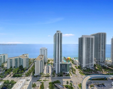 4010 S Ocean Dr - Photo Thumbnail 24