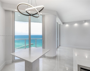 16425 Collins Ave - Photo Thumbnail 9