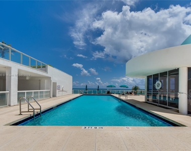 16425 Collins Ave - Photo Thumbnail 40