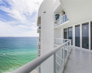 16425 Collins Ave - Photo Thumbnail 27