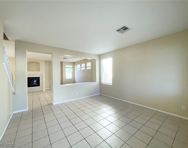 9709 Pioneer Avenue - Photo Thumbnail 4