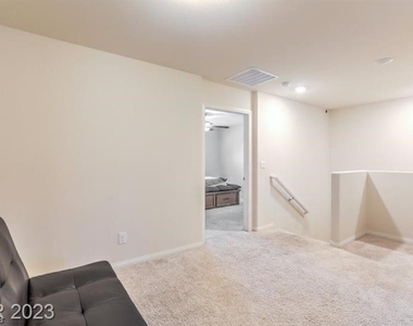 7431 Sunray Point Street - Photo Thumbnail 8