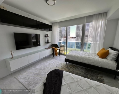 200 Biscayne Boulevard Way - Photo Thumbnail 16