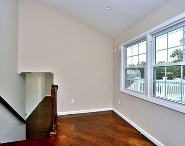 24 Runnymede Ct - Photo Thumbnail 5