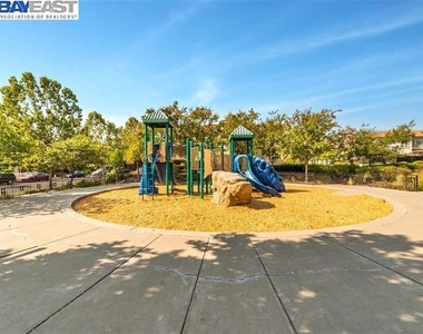 1290 Ariel Dr - Photo Thumbnail 19