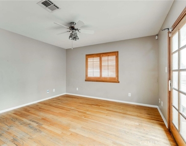 8215 Pepper Avenue - Photo Thumbnail 15