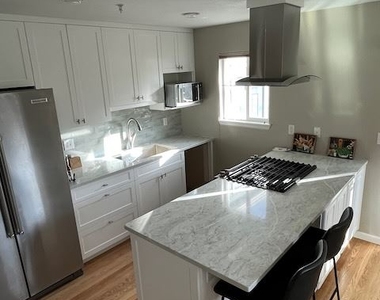 3274 Sentinel Dr - Photo Thumbnail 3