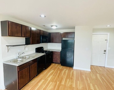 6401-6423 N Rockwell - Photo Thumbnail 3