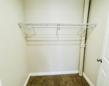 6401-6423 N Rockwell - Photo Thumbnail 12