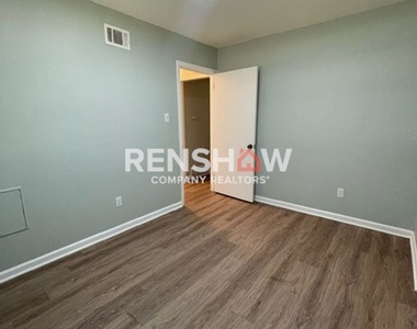 5037 Scottsdale Ave - Photo Thumbnail 13