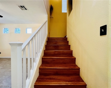 9753 Villa Lorena Avenue - Photo Thumbnail 11