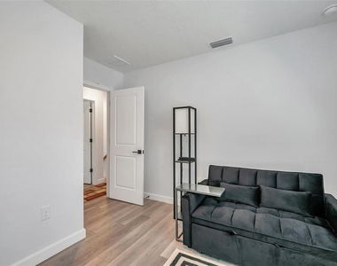 1150 Oak Street Ne - Photo Thumbnail 46