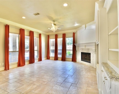 504 Lavaca Trail - Photo Thumbnail 21