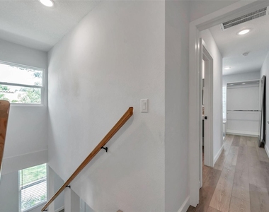 1150 Oak Street Ne - Photo Thumbnail 25