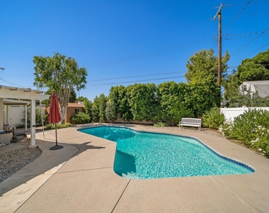 7719 Genesta Ave - Photo Thumbnail 17