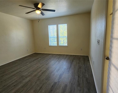 4005 Palmetto Palm Court - Photo Thumbnail 29