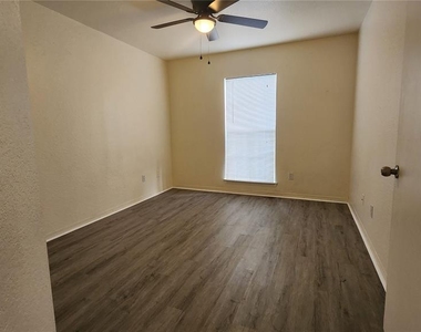 4005 Palmetto Palm Court - Photo Thumbnail 20