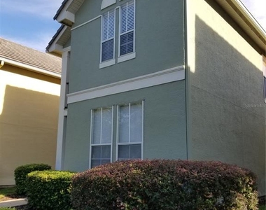 4005 Palmetto Palm Court - Photo Thumbnail 1