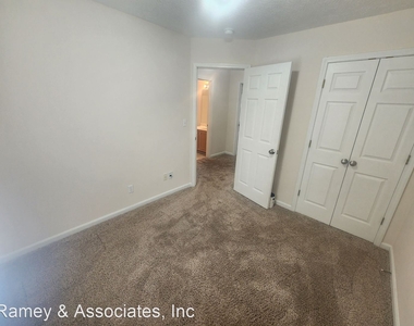 6312 Hines Mill Way - Photo Thumbnail 12