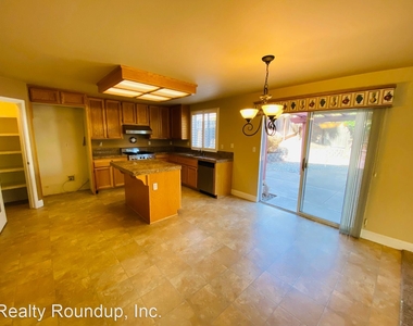 7817 Katella Way - Photo Thumbnail 5