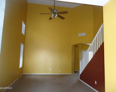 16562 W Statler Street - Photo Thumbnail 6