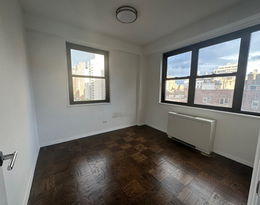 145 East 16th Street - Photo Thumbnail 6