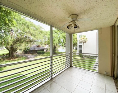 9325 Lagoon Pl - Photo Thumbnail 12