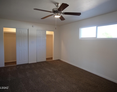 3247 E Towner St - Photo Thumbnail 14