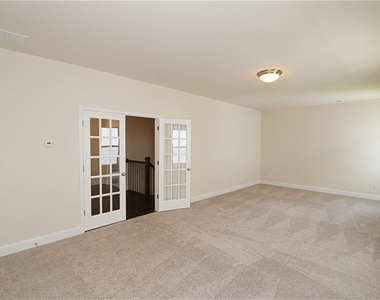 905 Hargrove Point Way - Photo Thumbnail 8