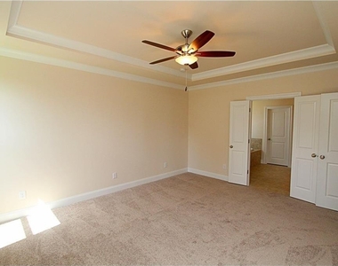 905 Hargrove Point Way - Photo Thumbnail 10