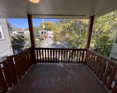 1726 W Catalpa Avenue - Photo Thumbnail 8