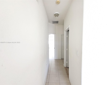 7800 Nw 116th Pl - Photo Thumbnail 7