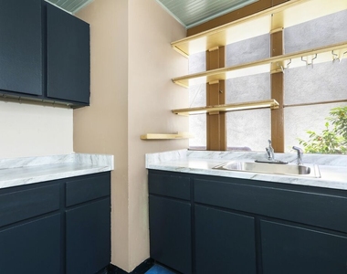 1159 N Fuller Ave - Photo Thumbnail 13
