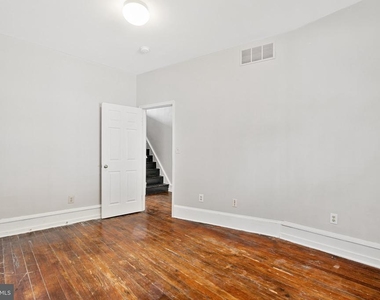 1613 Edgley St - Photo Thumbnail 4