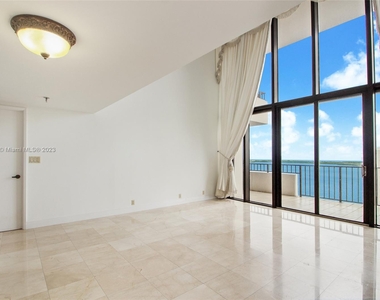 520 Brickell Key Dr - Photo Thumbnail 27