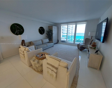 2301 Collins Ave - Photo Thumbnail 5