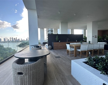 16395 Biscayne Blvd - Photo Thumbnail 15