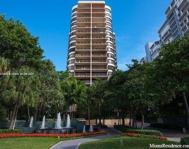 10175 Collins Ave - Photo Thumbnail 0