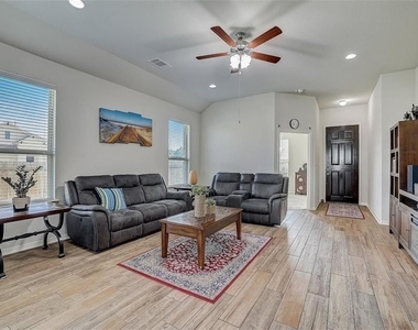 877  Centerra Hills Cir - Photo Thumbnail 5