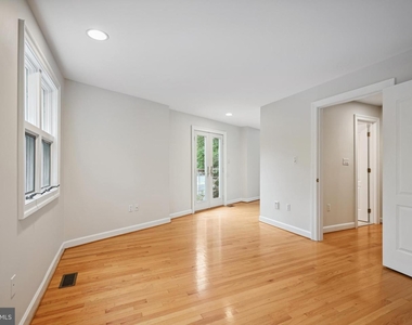 5330 Connecticut Ave Nw - Photo Thumbnail 9
