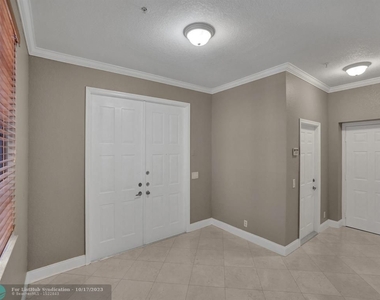 2835 Kinsington Cir - Photo Thumbnail 2