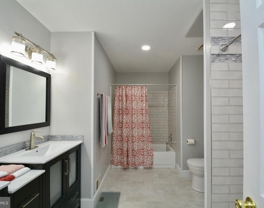 7212 Gentian Court - Photo Thumbnail 7