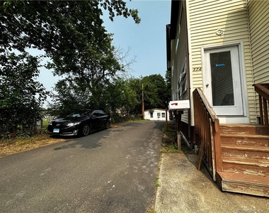 374 North Colony Street - Photo Thumbnail 10