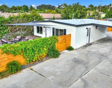 1155 Aloha Drive - Photo Thumbnail 17