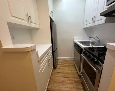 210 East 83rd Street - Photo Thumbnail 4