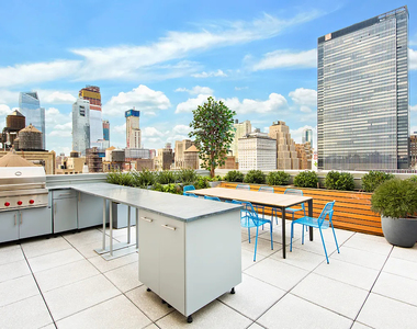 West 29th Street  - Photo Thumbnail 5