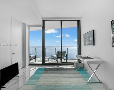 15701 Collins Ave - Photo Thumbnail 12